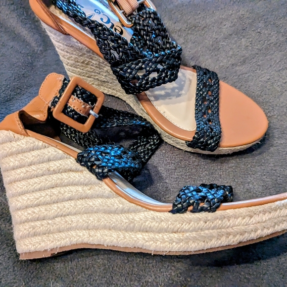 Rue 21 ect. Strappy Platform Sandals Size 7/8 - Picture 3 of 6